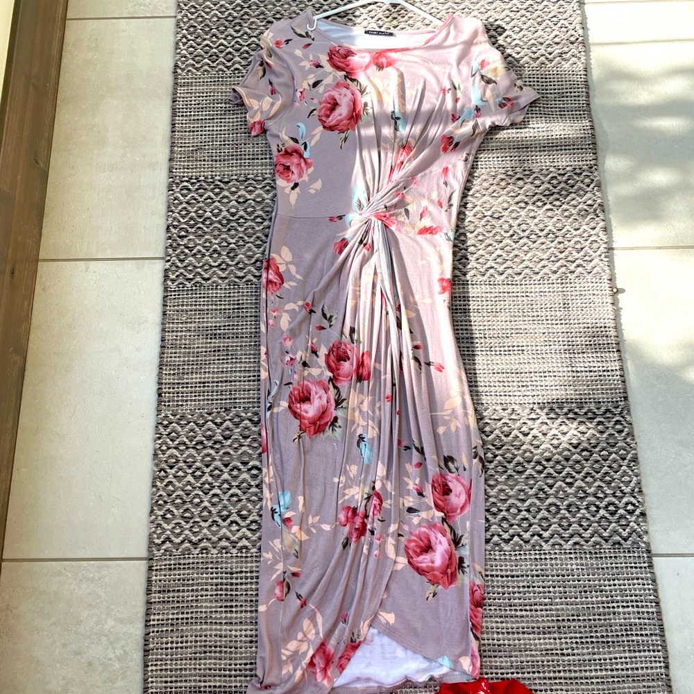 Tight fitting floral midi dress
